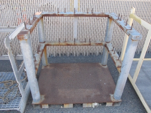 GAS CANISTER RACK. LOADING & HANDLING FEE $15-4593